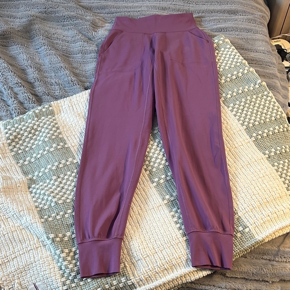 Women’s lululemon joggers
